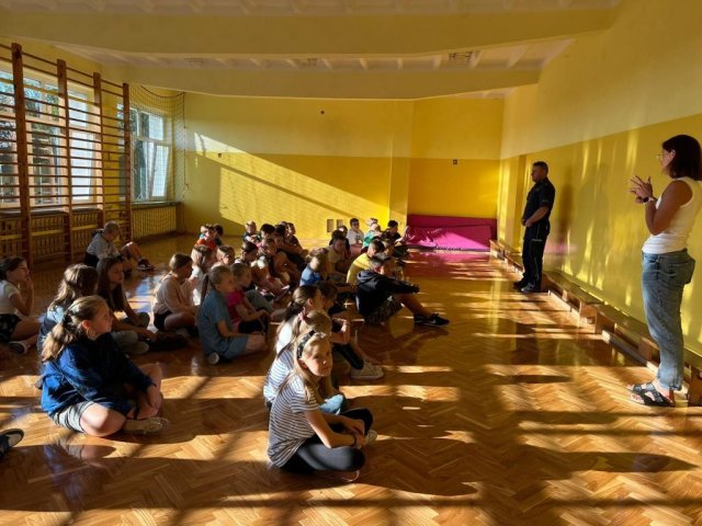 b_1024_768_0_00_images_2023_2024_WYDARZENIA_policjant_wrzesien_383344424_779814283946522_3274374899049915483_n